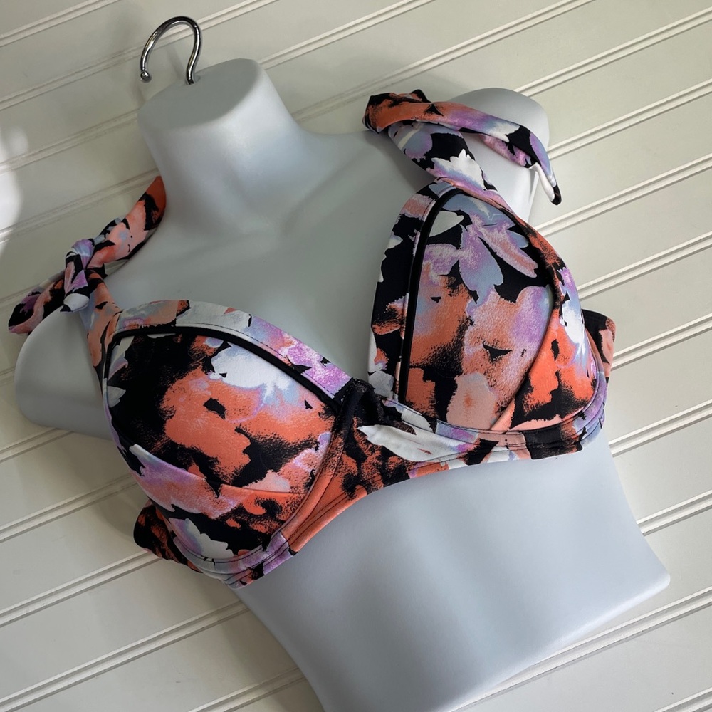 Time and Tru Floral Molded Cups  Bikini Top 👙-Large